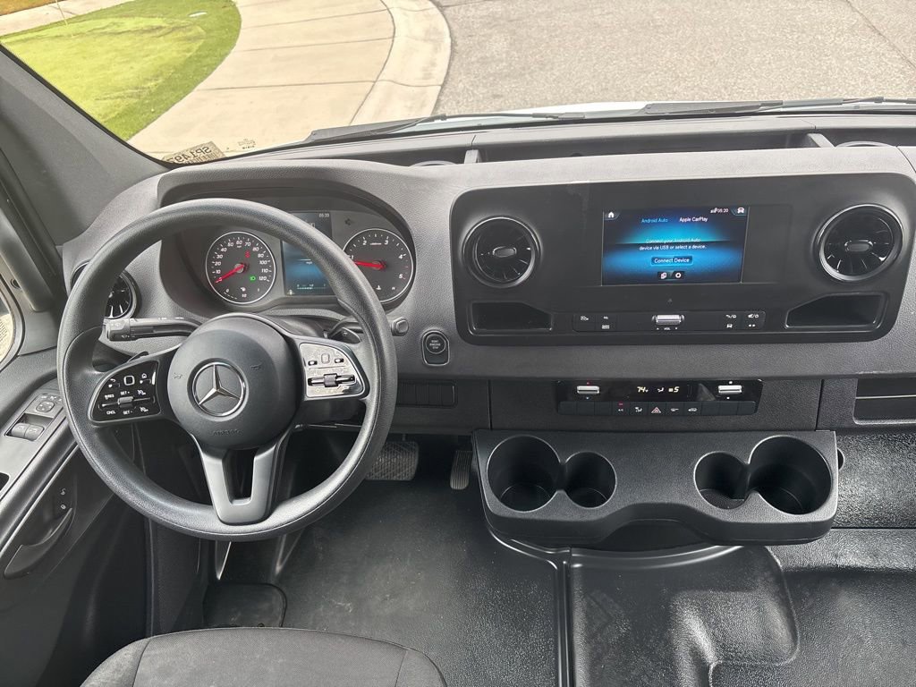 Used 2024 Mercedes-Benz Sprinter 2500 image 34