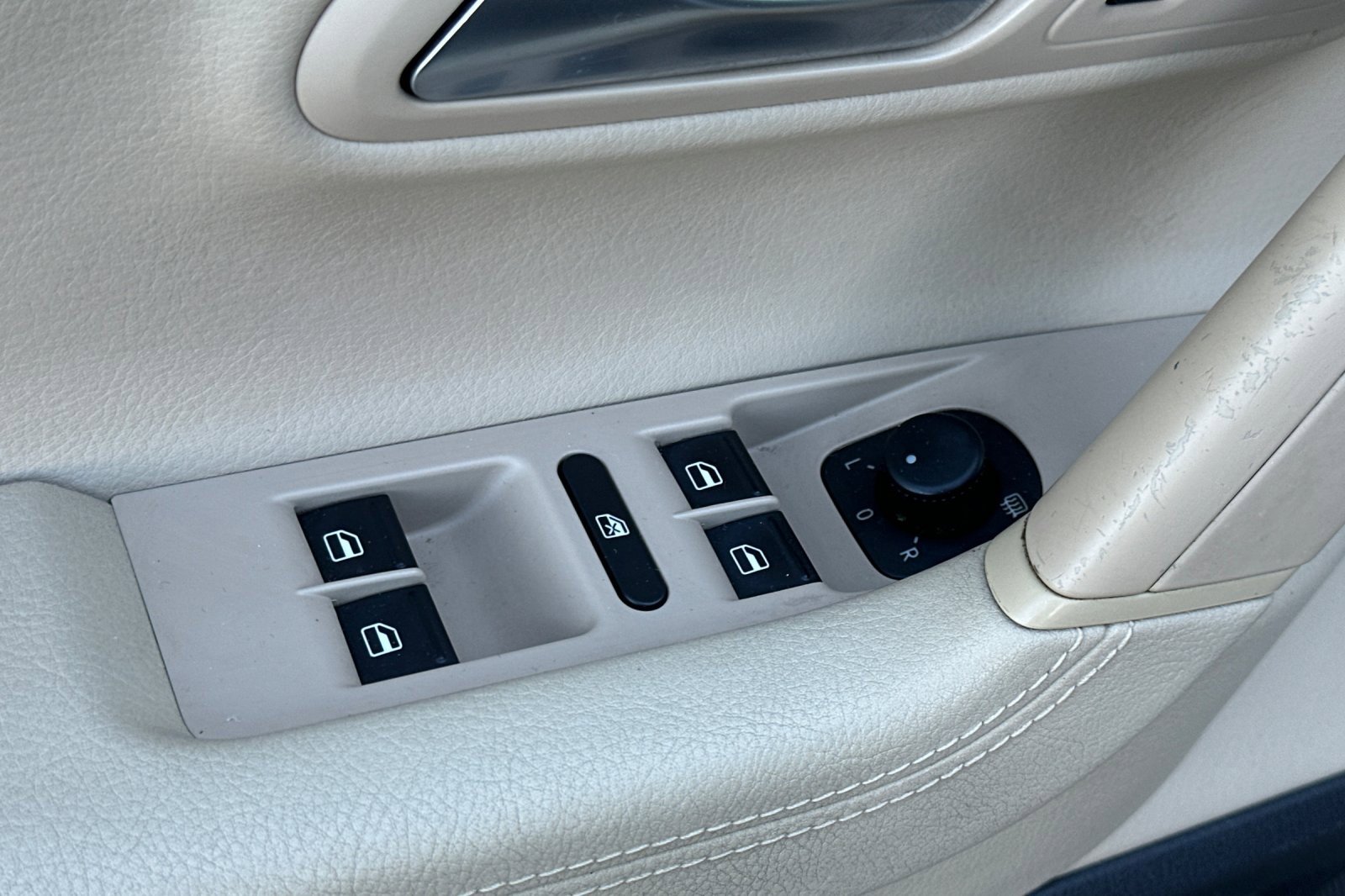 Used 2015 Volkswagen CC Sport image 11