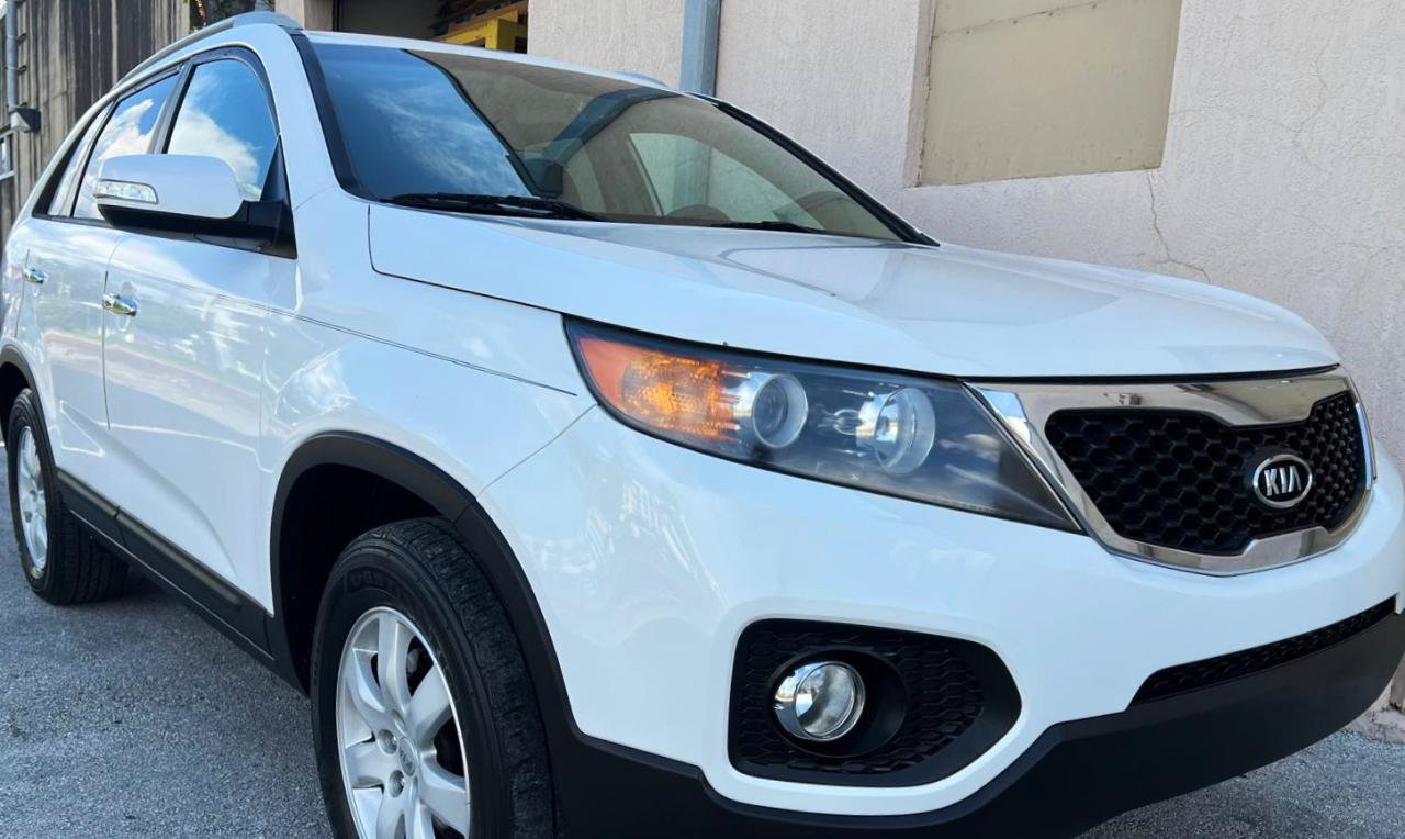Used 2013 Kia Sorento LX w/ Convenience Pkg FWD image 6