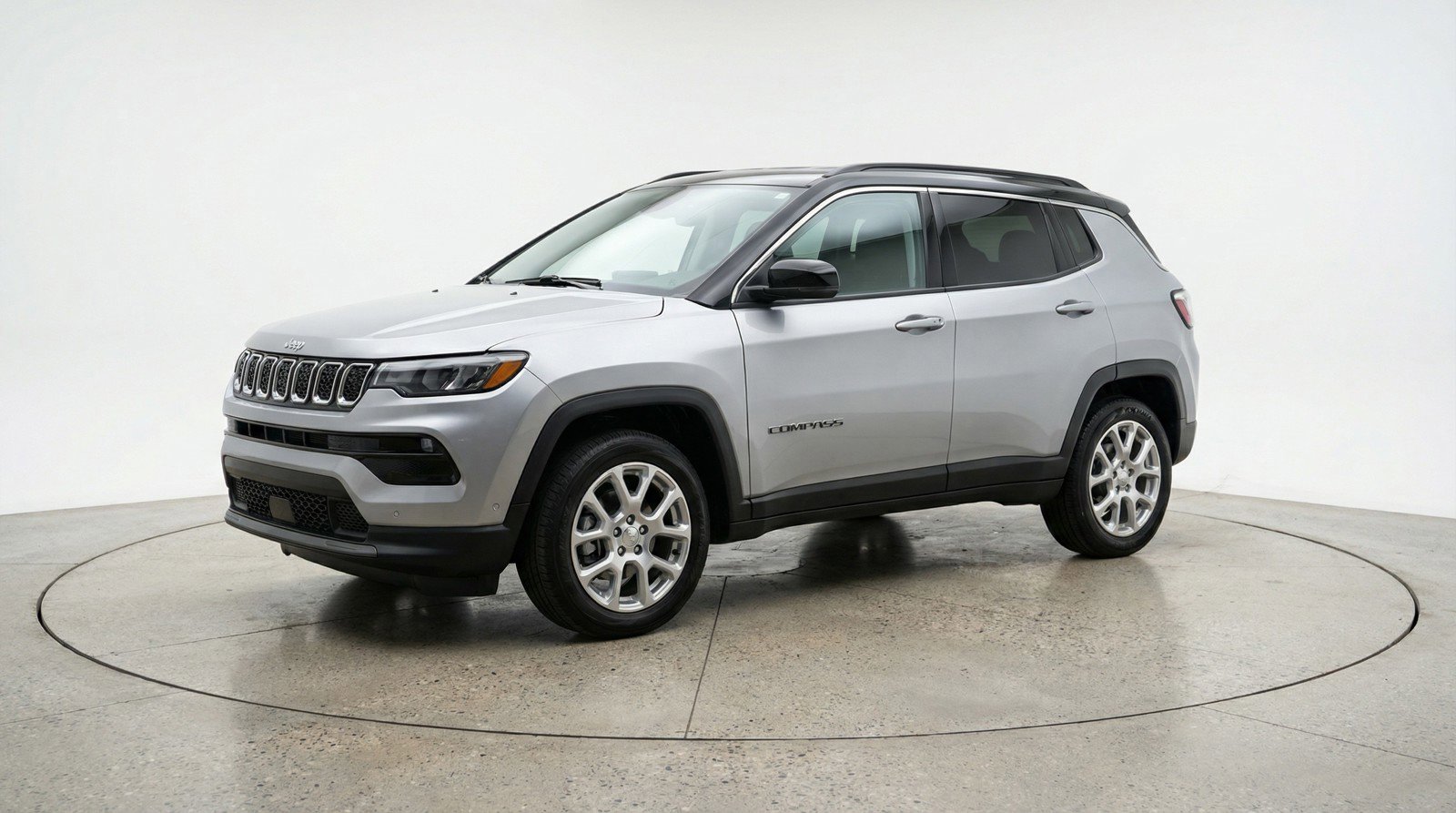 Used 2025 Jeep Compass Limited image 3