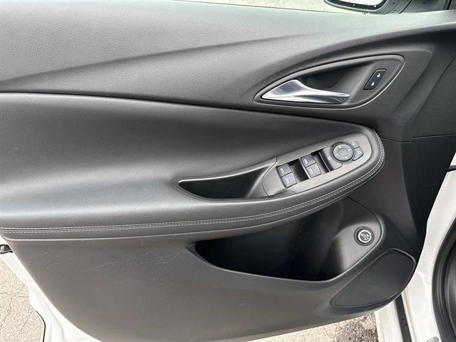 Used 2022 Buick Encore GX Select w/ Sport Touring Package image 11