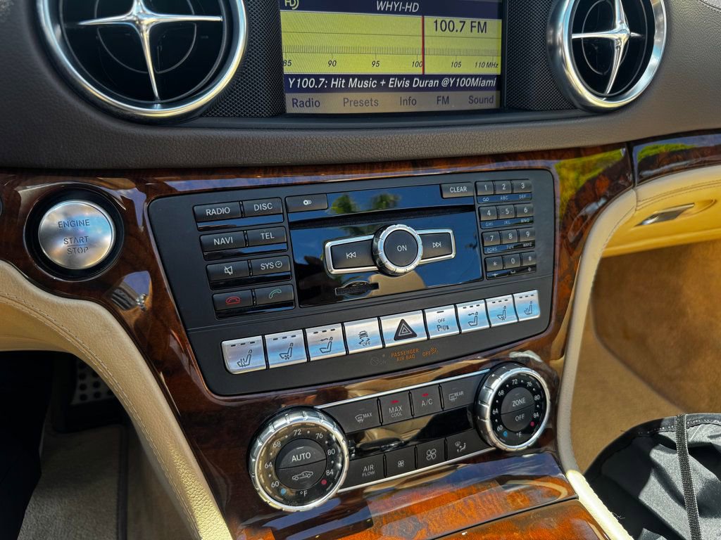 Used 2013 Mercedes-Benz SL 550 image 8