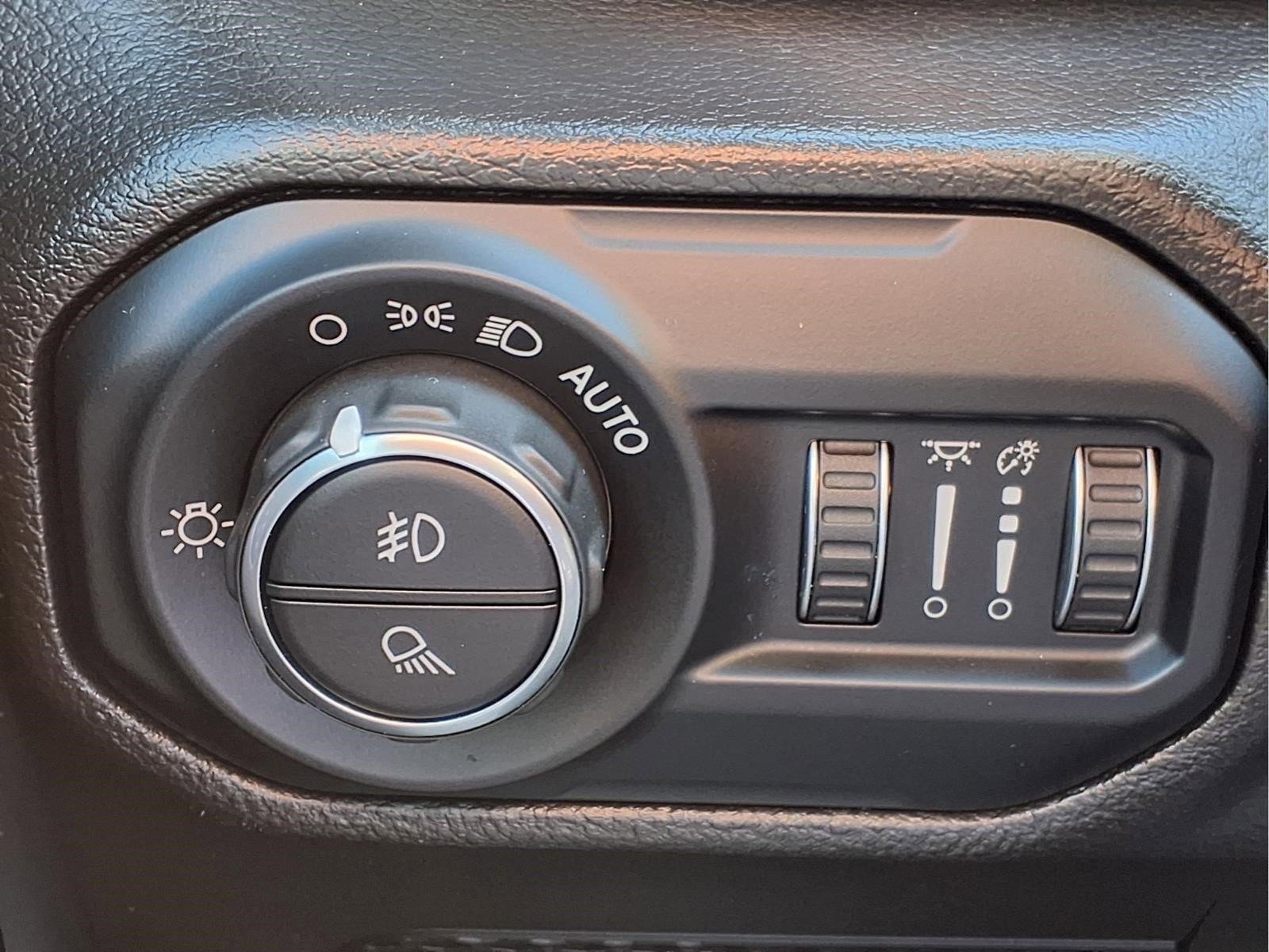 Used 2022 Jeep Gladiator Mojave w/ LED Lighting Group image 17