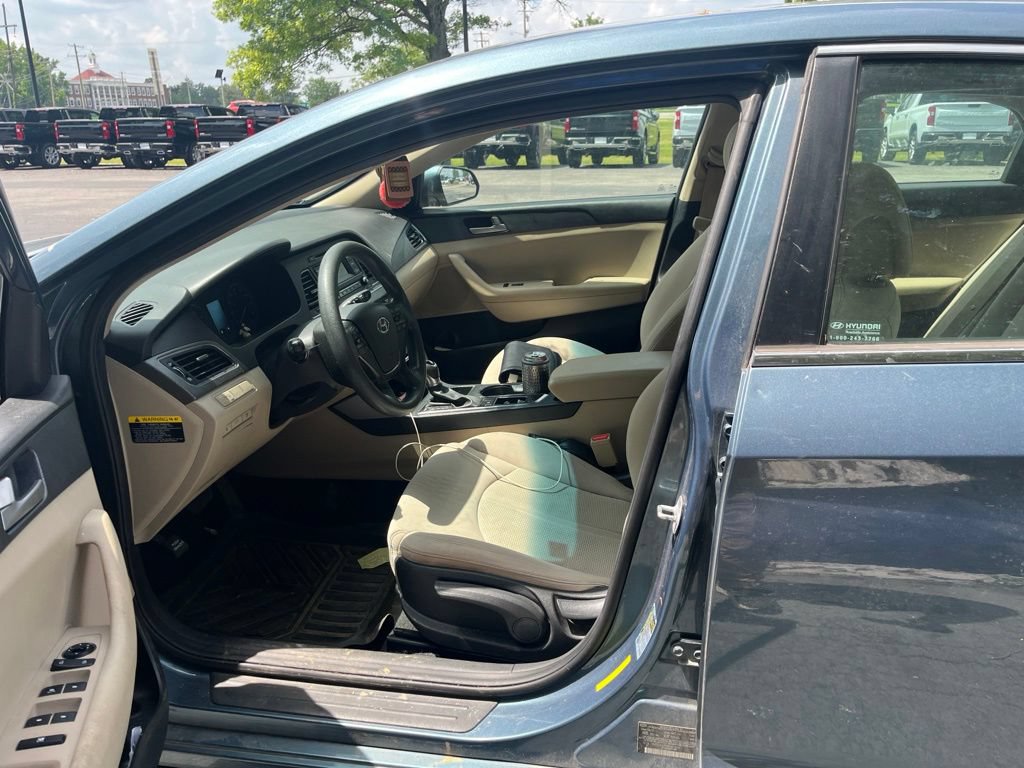 Used 2017 Hyundai Sonata SE FWD image 6