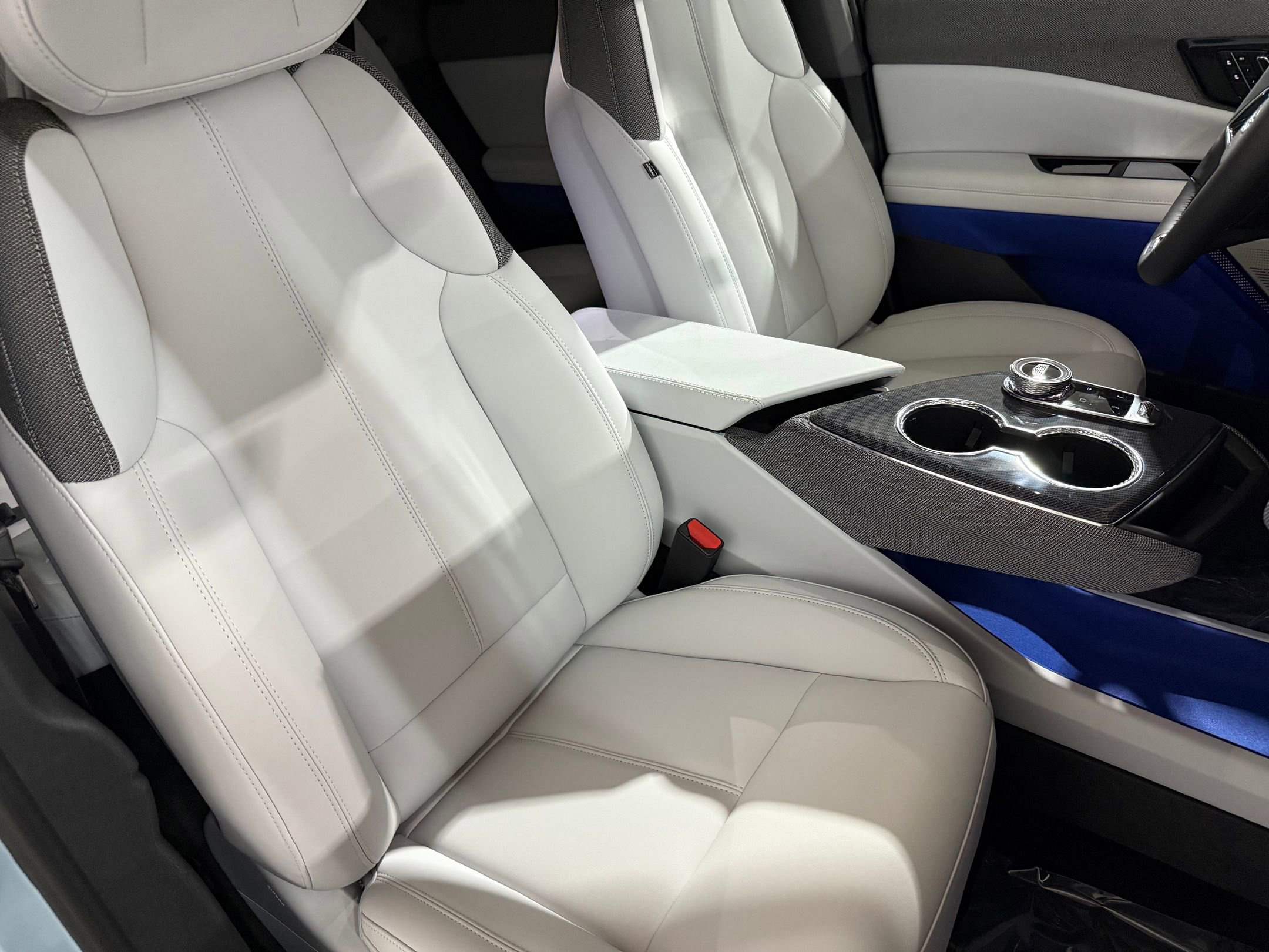 New 2026 Cadillac Optiq Sport 1 image 50