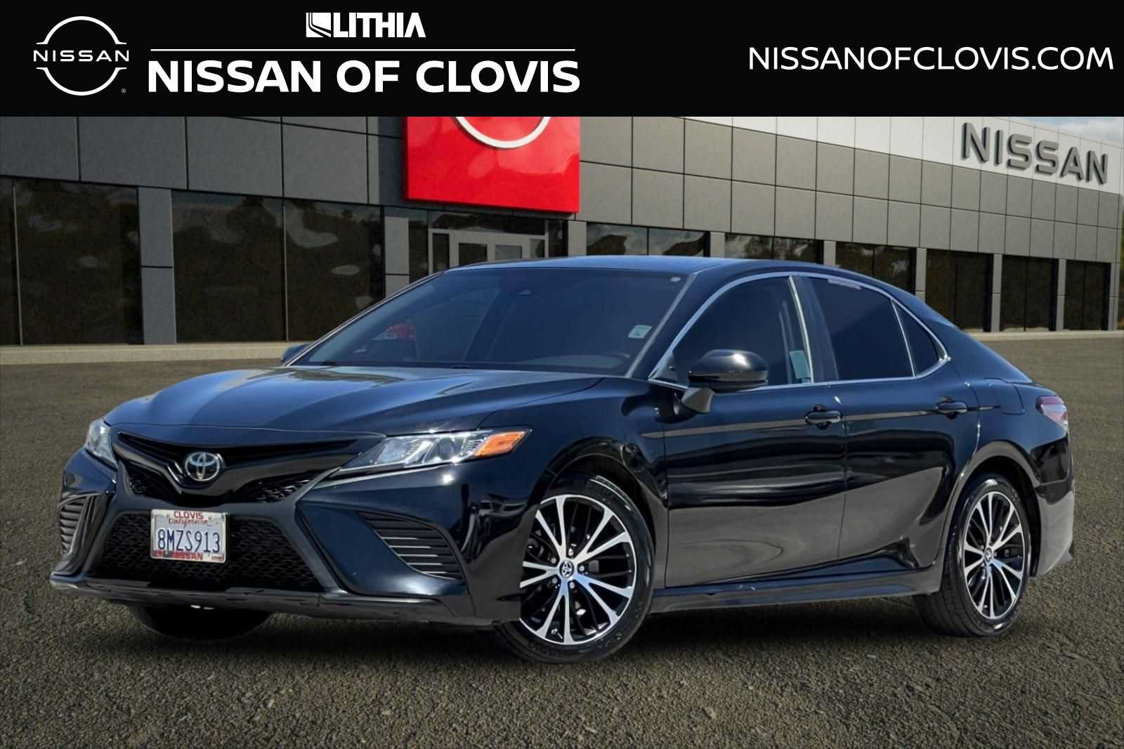 Used 2019 Toyota Camry SE FWD image 1