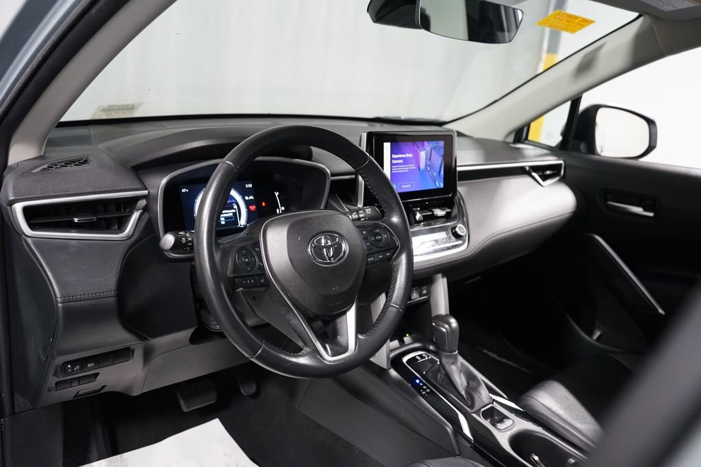 Used 2024 Toyota Corolla Cross XLE image 11