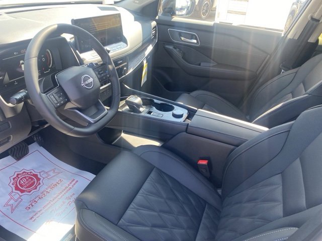 New 2026 Nissan Rogue Platinum w/ Platinum Premium Package image 16
