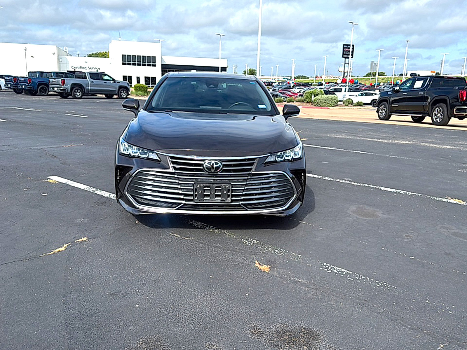 Used 2019 Toyota Avalon XLE w/ Moonroof Package FWD image 3