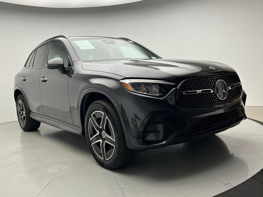 Used 2025 Mercedes-Benz GLC 300 4MATIC image 2