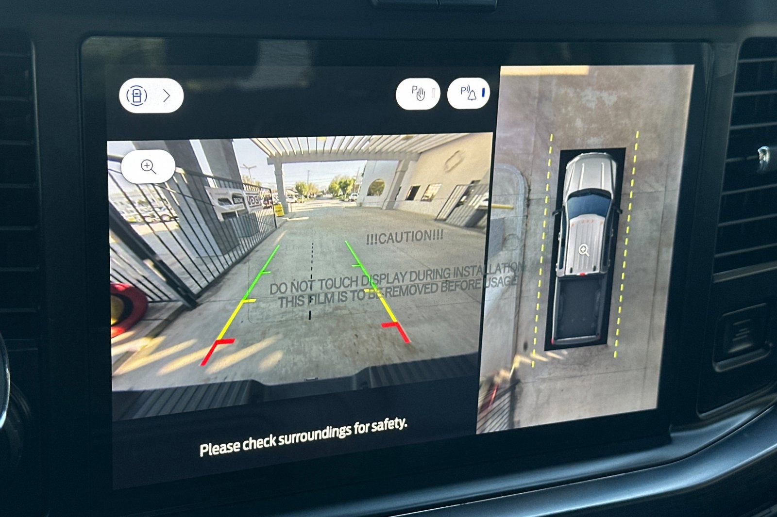 New 2026 Ford F250 Lariat w/ Black Appearance Package image 19