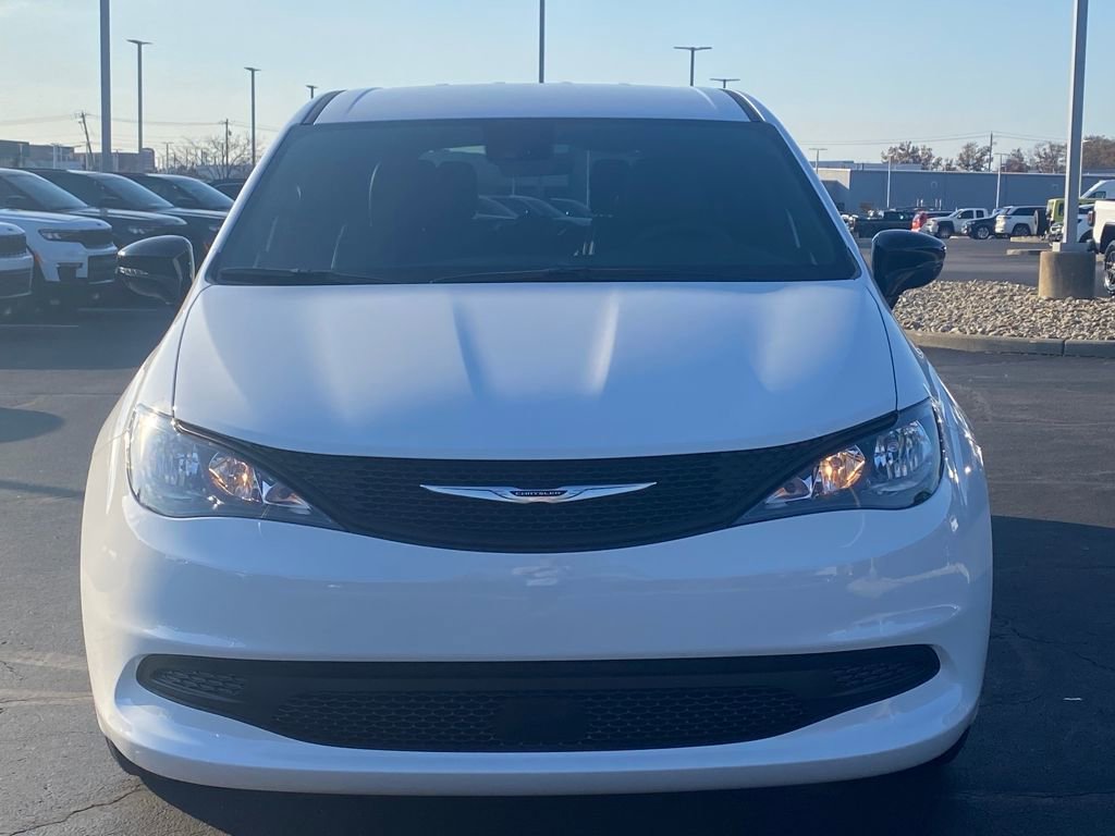 New 2026 Chrysler Voyager LX image 2