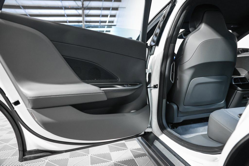 Used 2024 Lucid Air Pure image 31