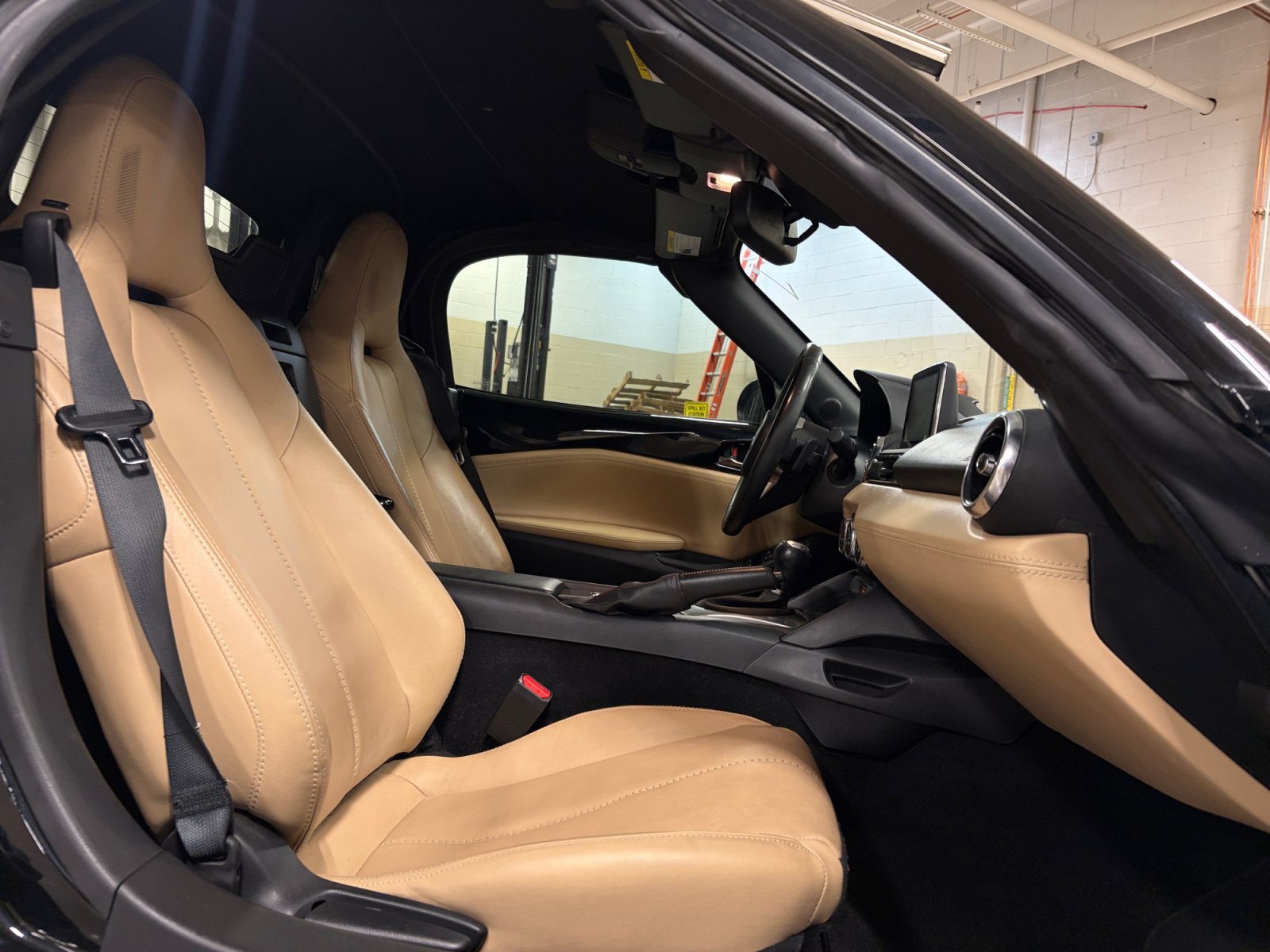Used 2016 MAZDA MX-5 Miata Grand Touring RWD image 30
