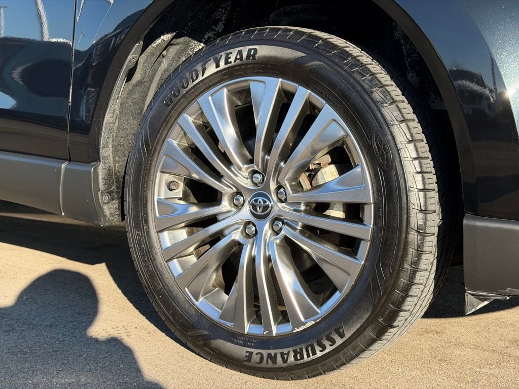 Used 2021 Toyota Venza XLE w/ Softex Package image 27