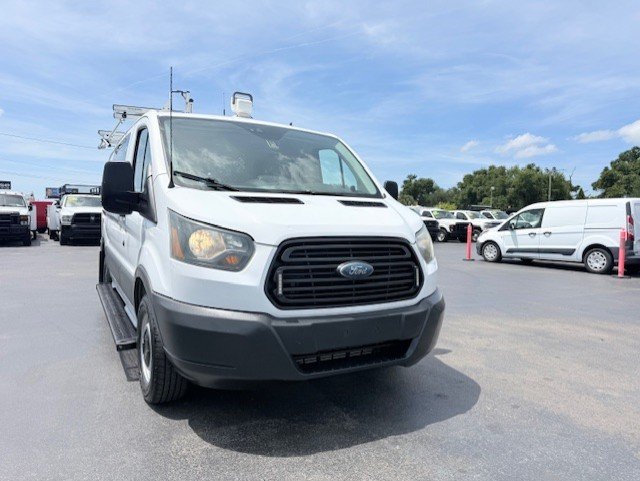 Used 2015 Ford Transit 250 130 Low Roof RWD image 4