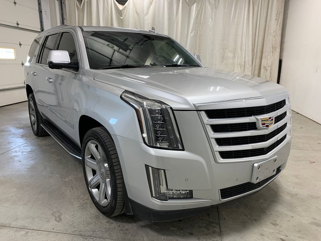Used 2016 Cadillac Escalade Luxury image 2