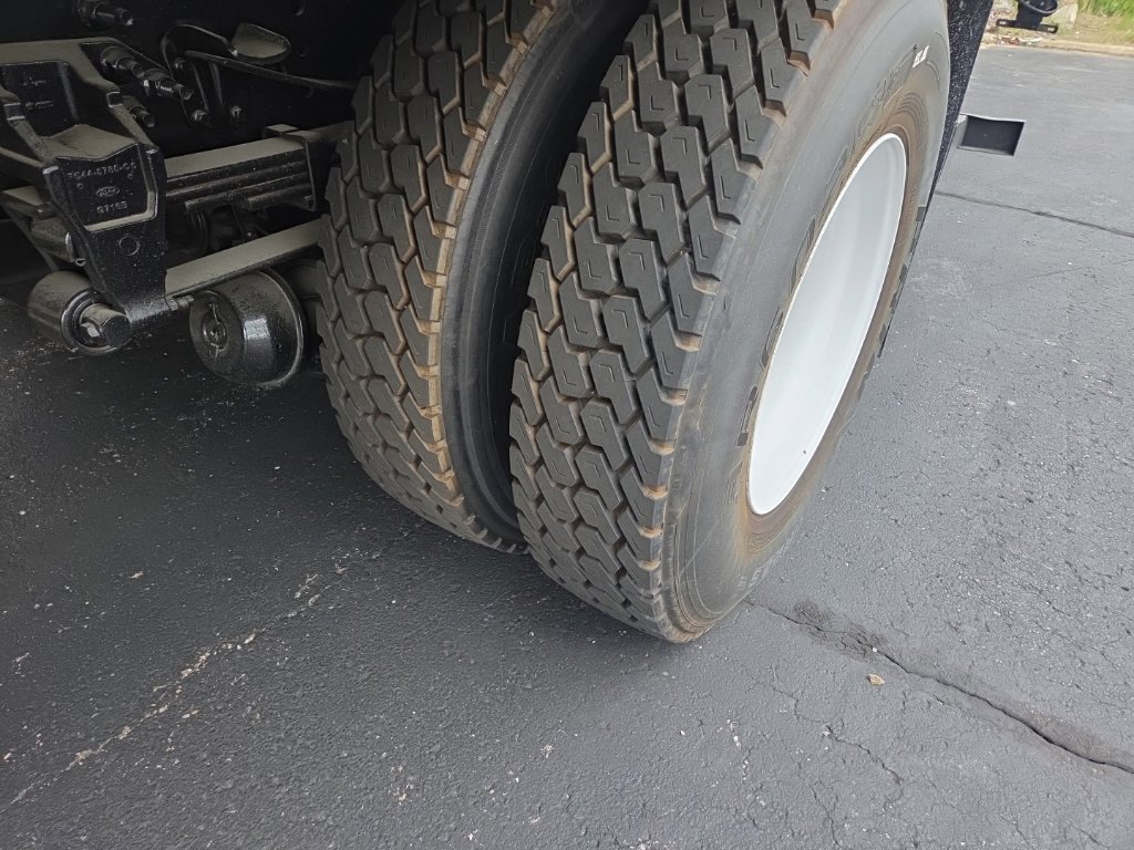 Used 2021 Ford F650 2WD Regular Cab Super Duty image 6