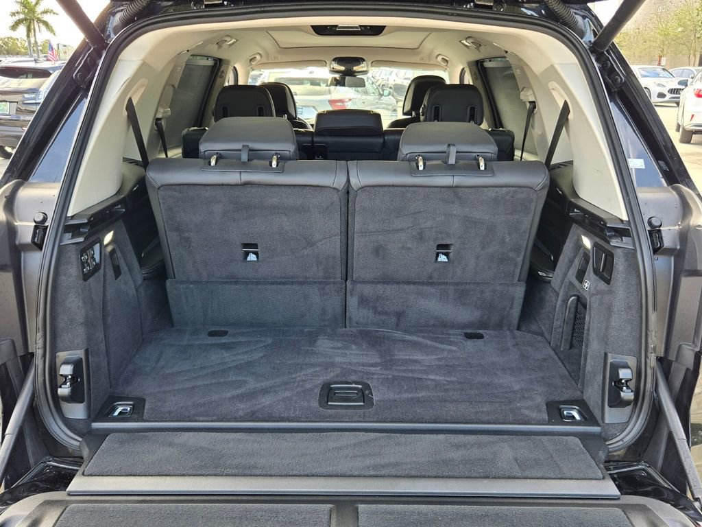 Used 2025 BMW X7 xDrive40i image 13