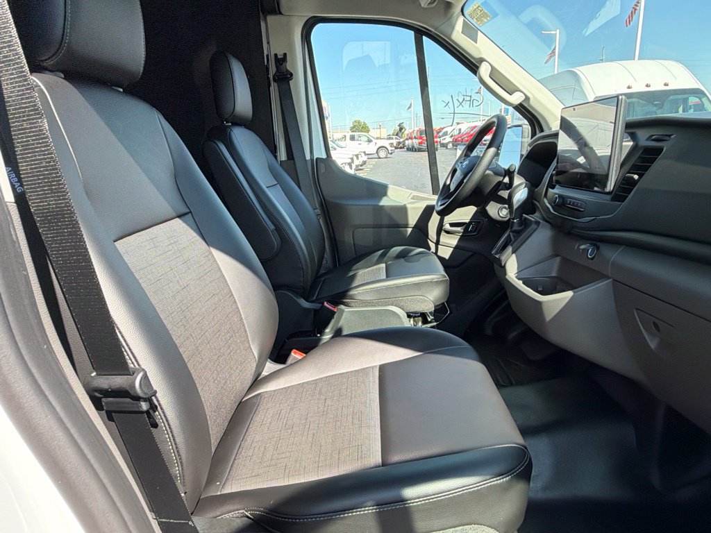 New 2027 Ford Transit 250 148 Medium Roof w/ Load Area Protection Package RWD image 28