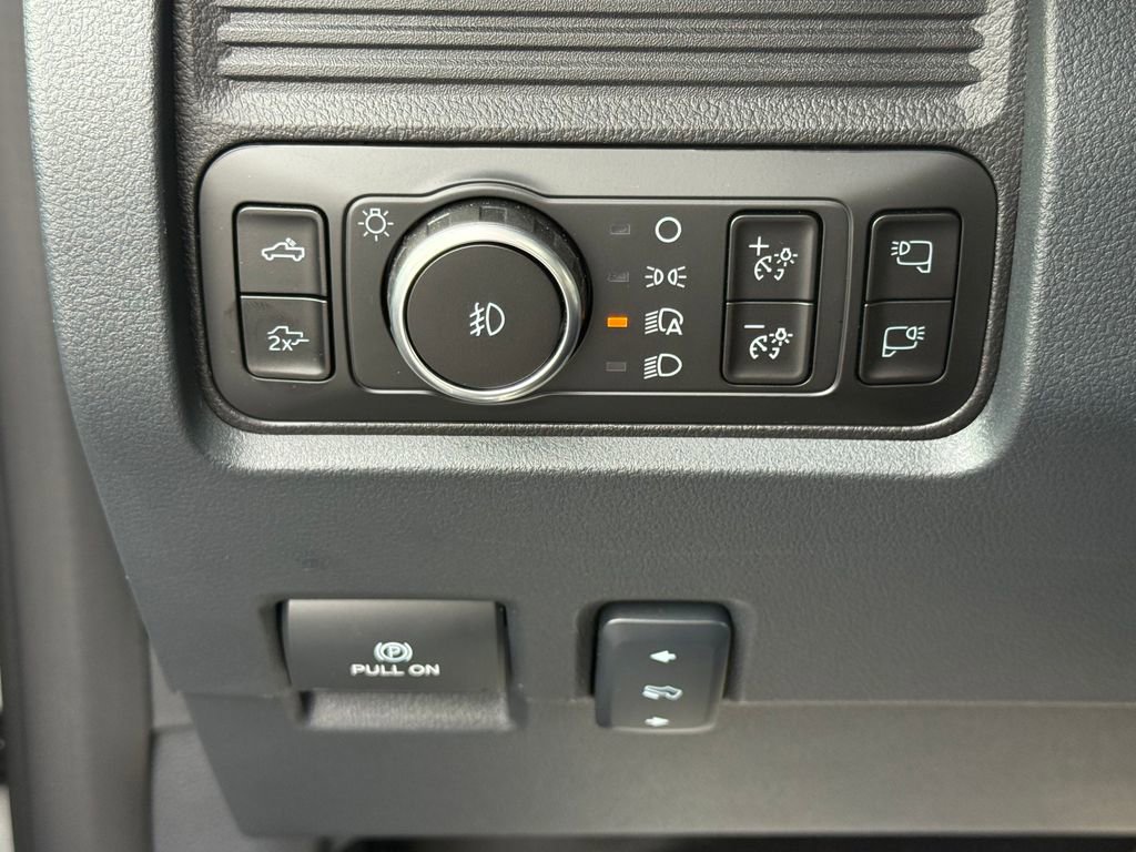 New 2026 Ford F250 Lariat w/ Black Appearance Package image 75