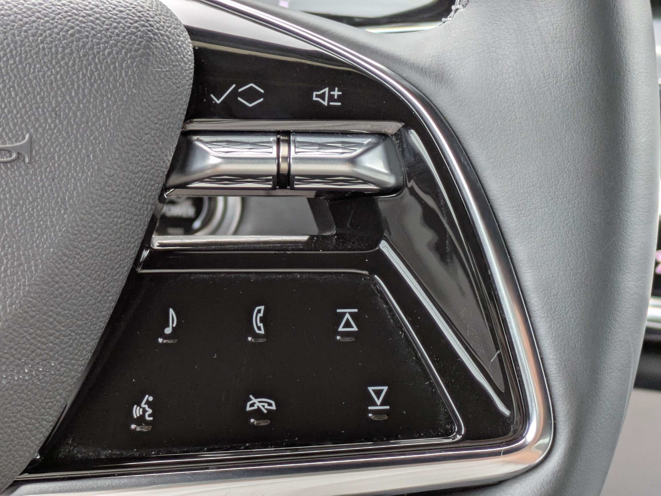 Certified 2024 Cadillac Lyriq Luxury RWD image 21