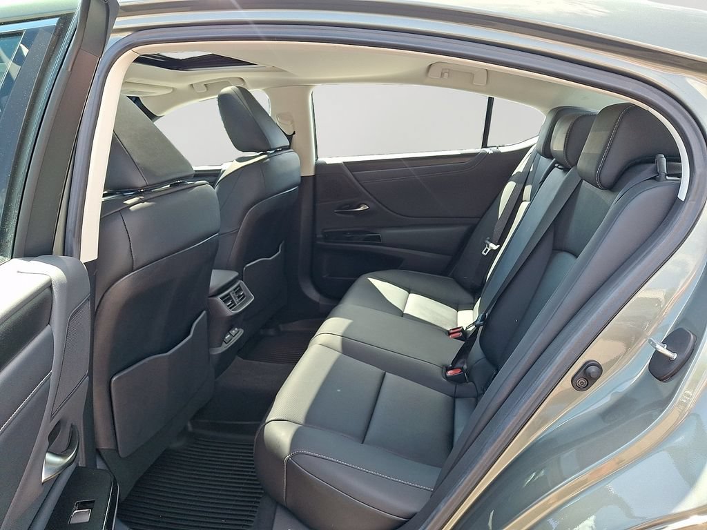 Used 2025 Lexus ES 350 w/ Premium Package FWD image 8