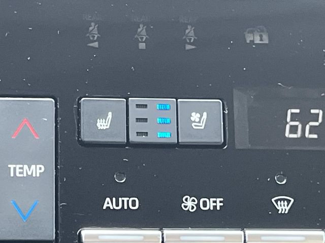 Used 2020 Toyota Avalon Limited w/ Advanced Safety Package FWD image 34