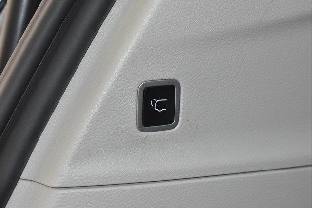 Certified 2024 Chrysler Pacifica Touring-L FWD image 10