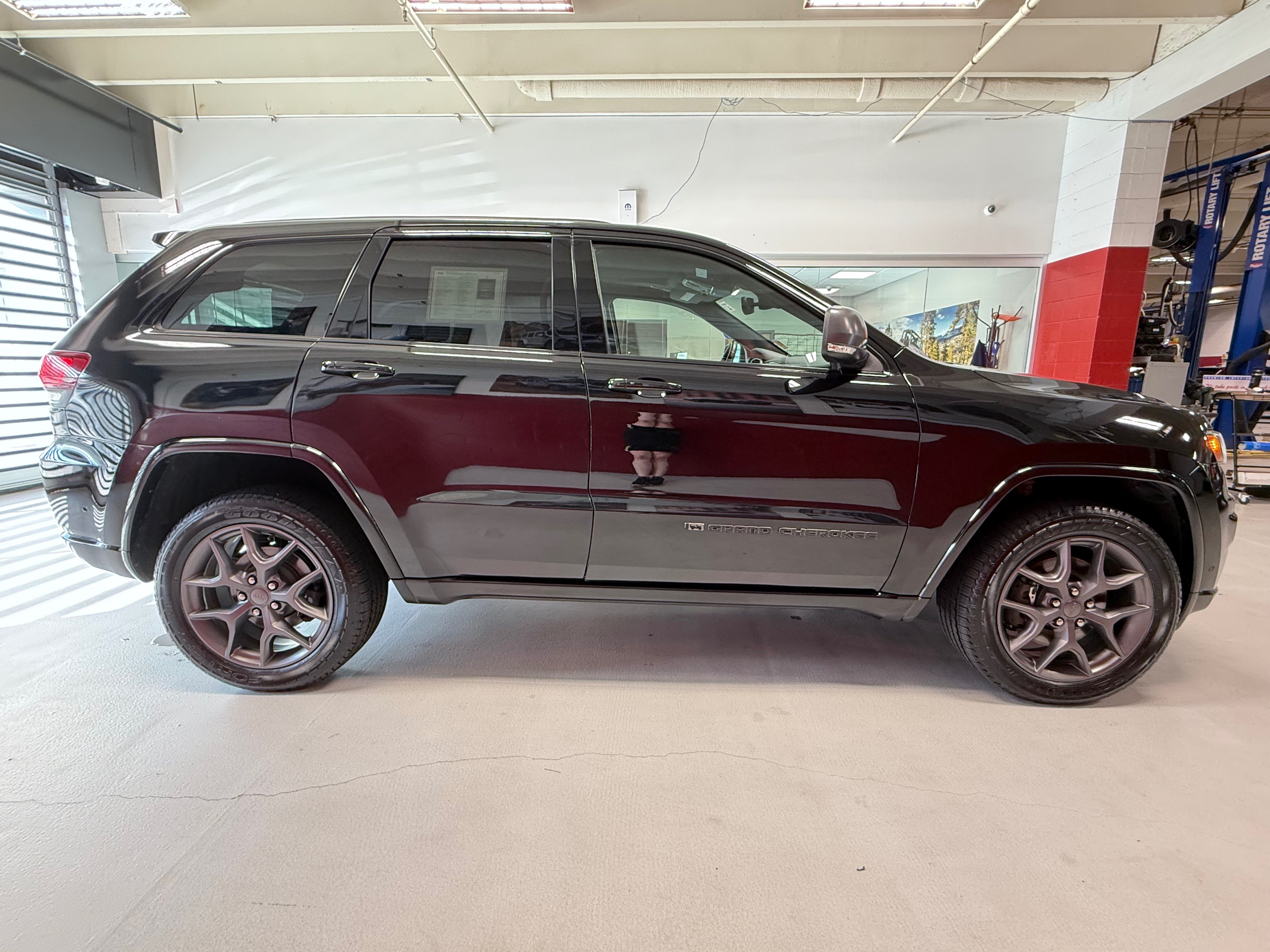 Used 2021 Jeep Grand Cherokee Limited w/ Quick Order Package 28K 80th AWD/4WD image 11