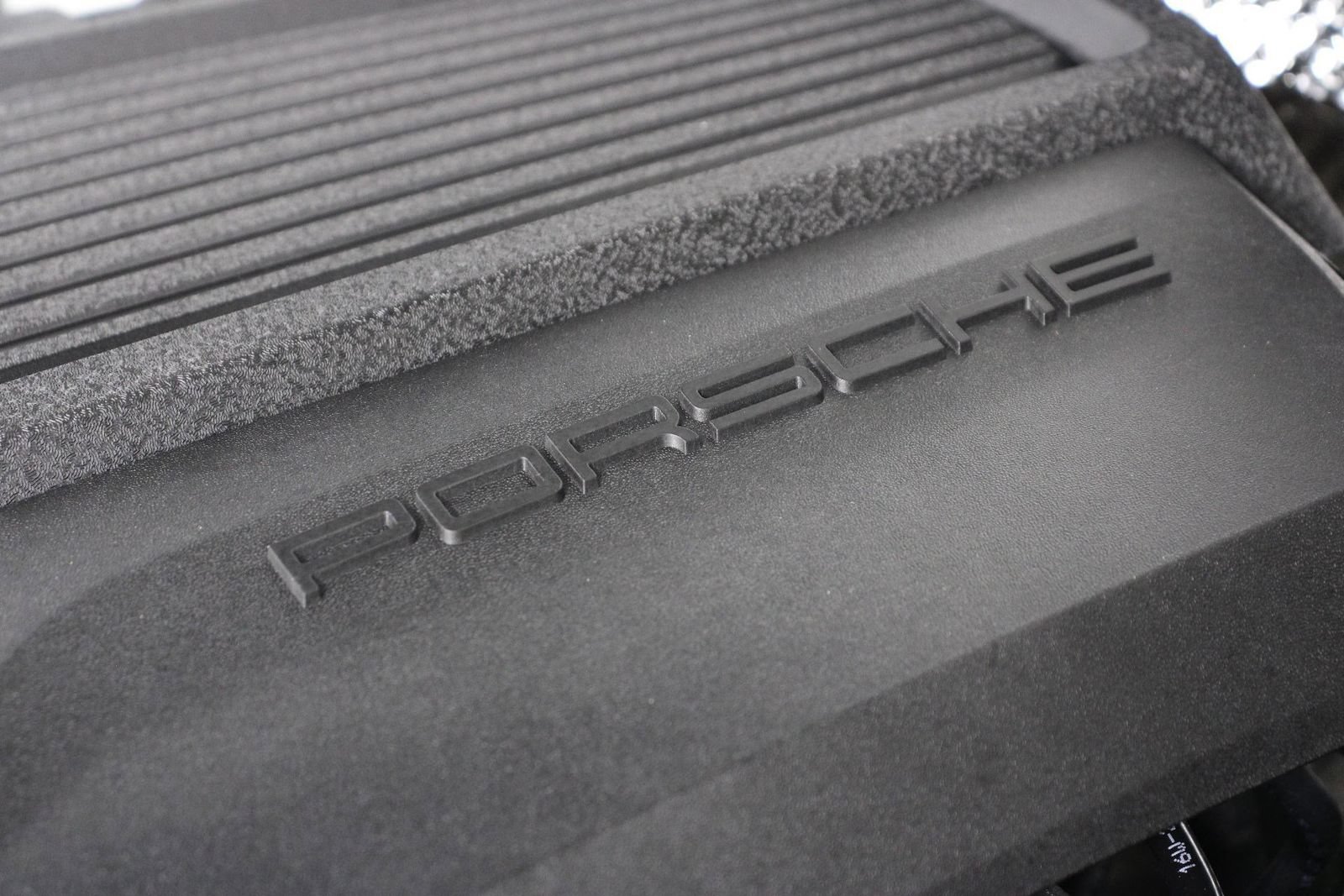 Certified 2026 Porsche Macan AWD/4WD image 27