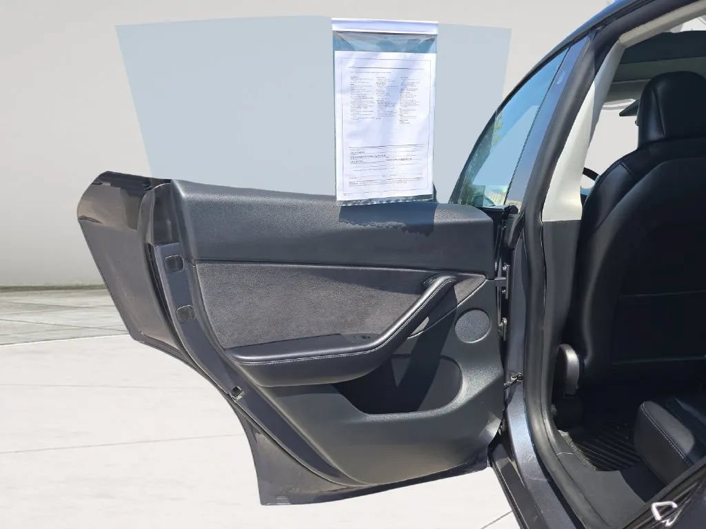 Used 2021 Tesla Model Y Long Range AWD/4WD image 13
