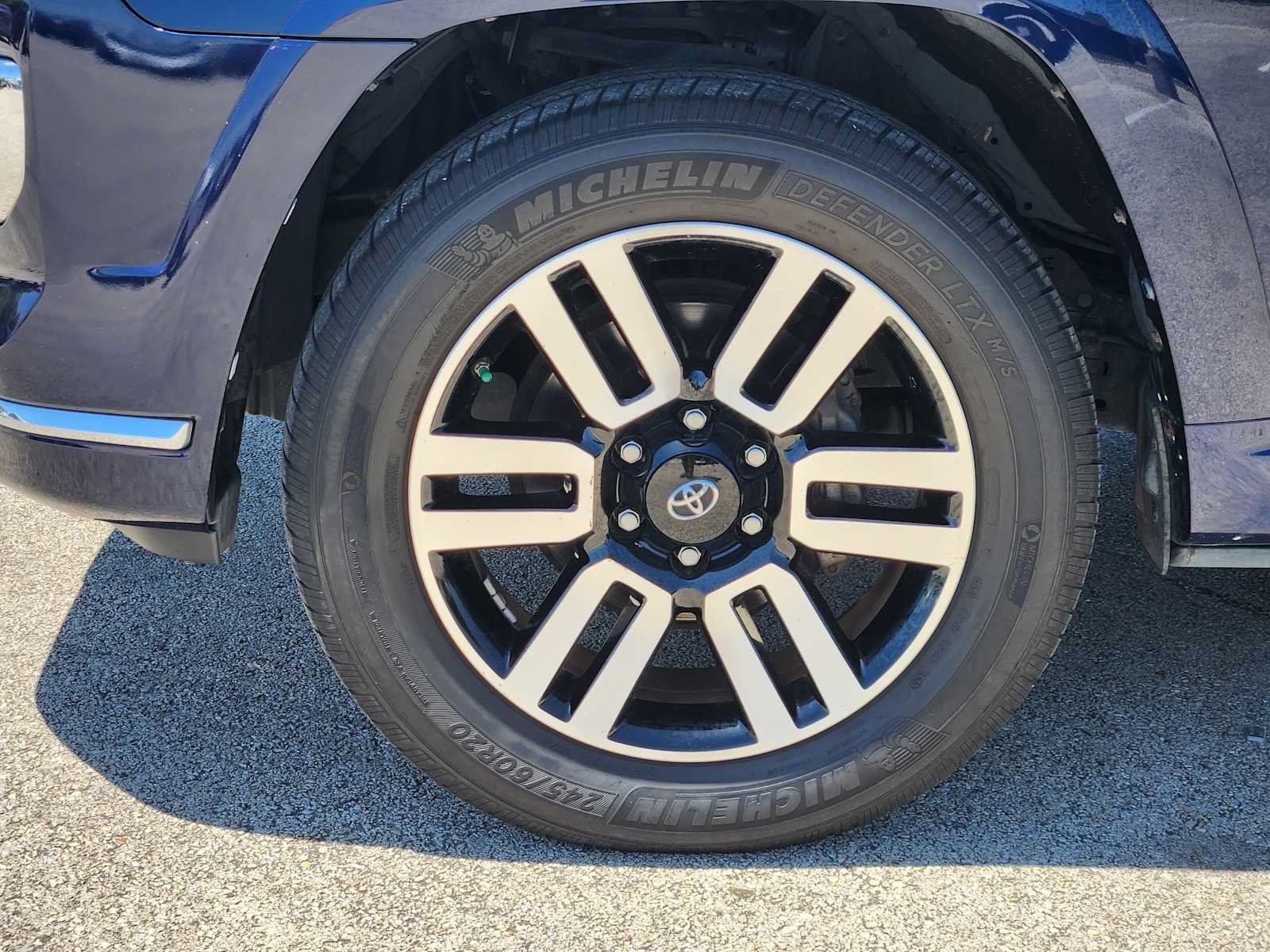 Used 2015 Toyota 4Runner Limited AWD/4WD image 9