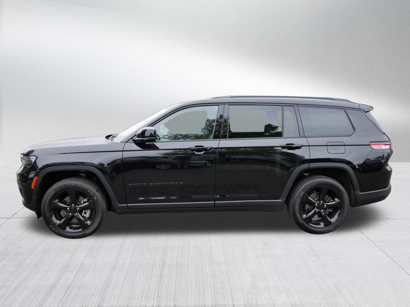 Used 2025 Jeep Grand Cherokee L Altitude AWD/4WD image 4