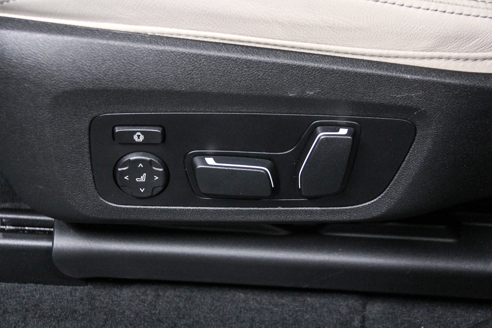 New 2025 BMW X4 M40i AWD/4WD image 21