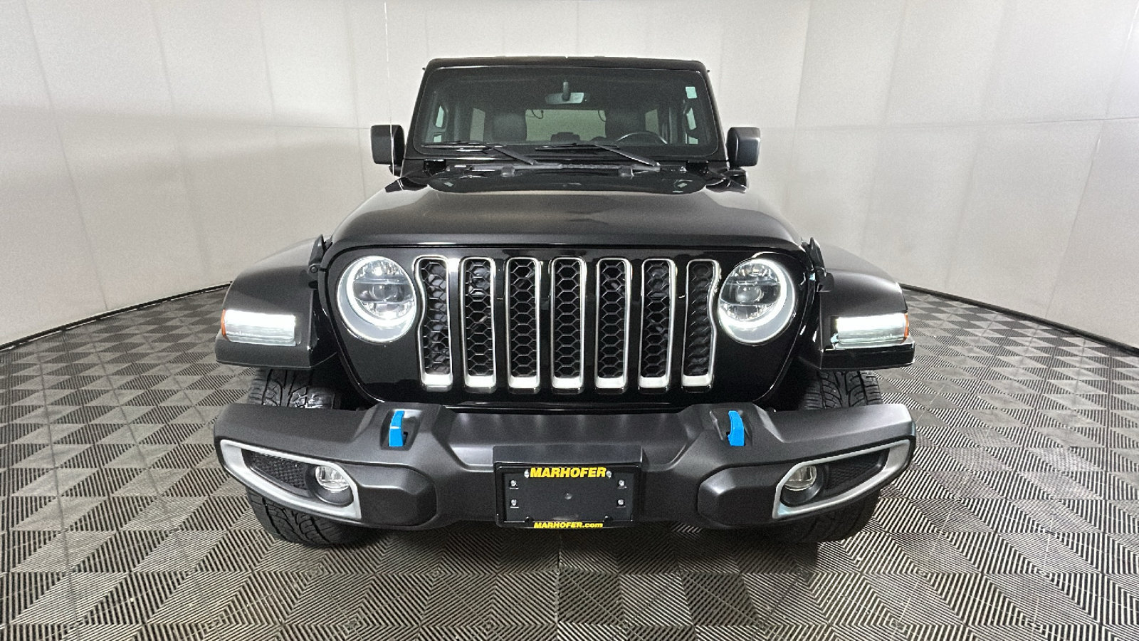 Used 2023 Jeep Wrangler Unlimited Sahara w/ Cold Weather Group AWD/4WD image 9