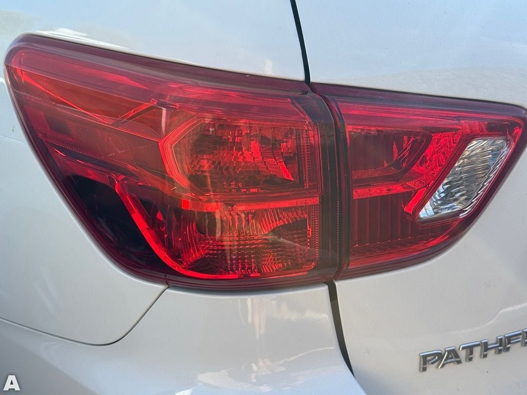 Used 2017 Nissan Pathfinder S AWD/4WD image 9