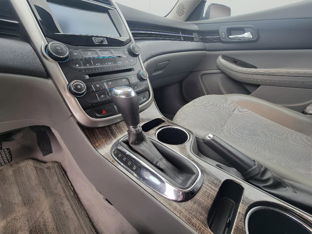 Used 2016 Chevrolet Malibu LT image 22