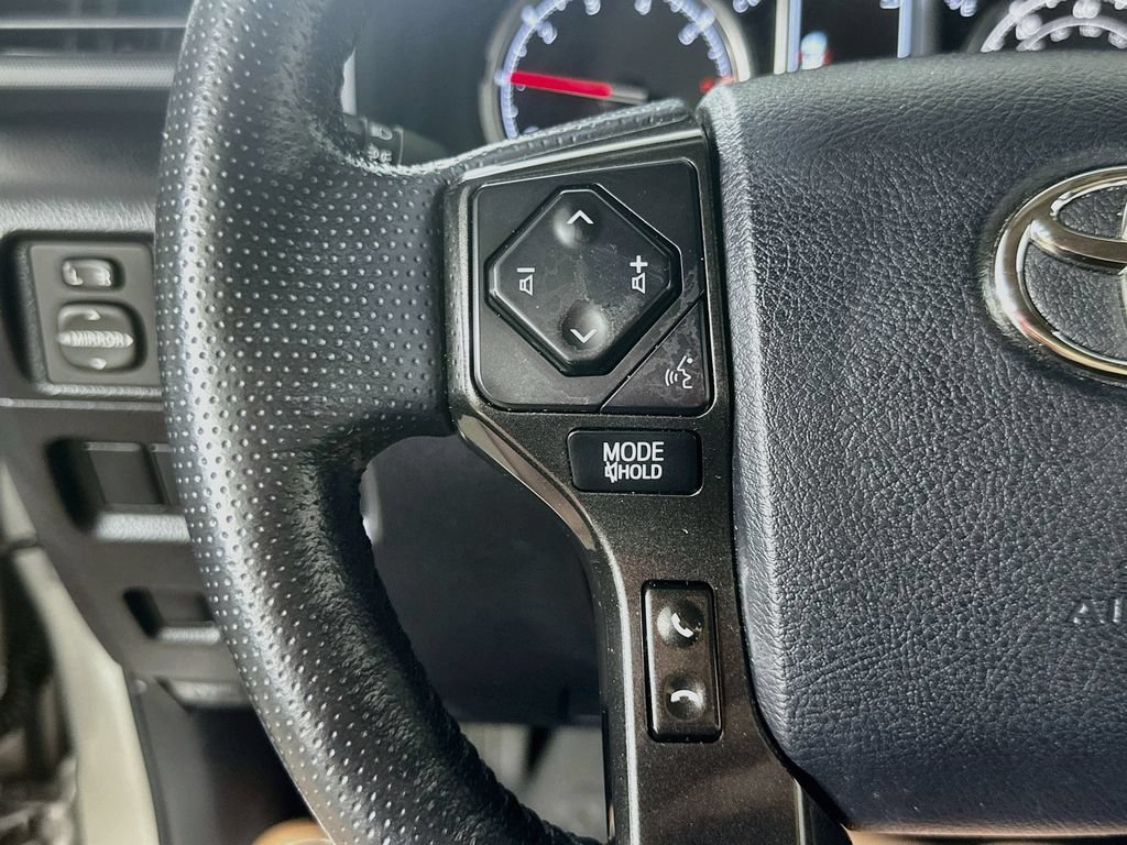 Used 2023 Toyota 4Runner TRD Off-Road Premium w/ Moonroof Package AWD/4WD image 24