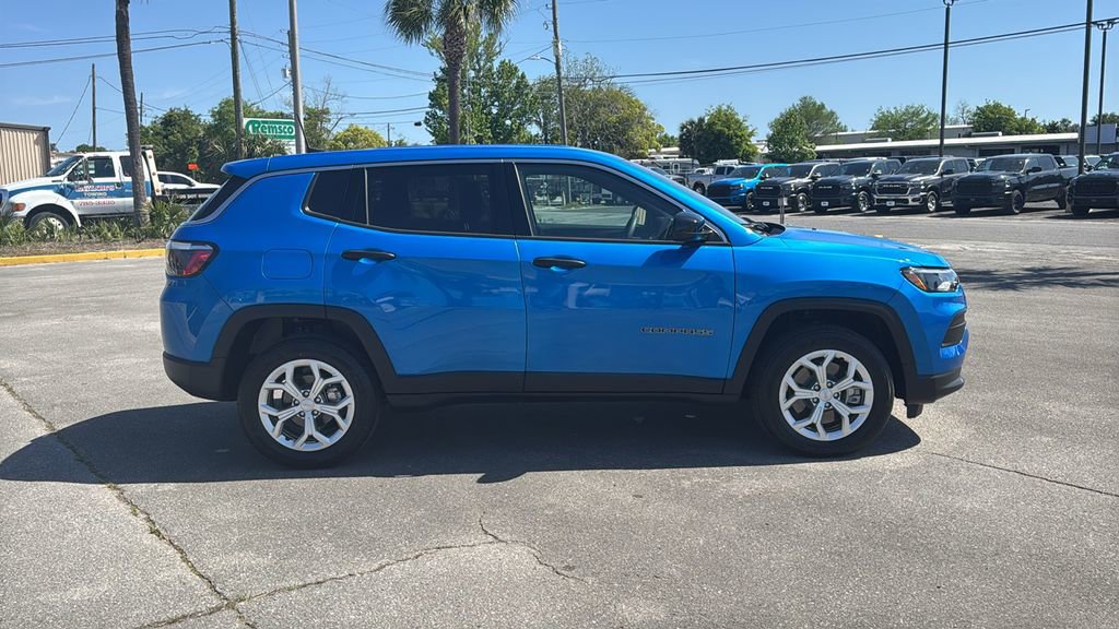 Used 2024 Jeep Compass Sport image 6