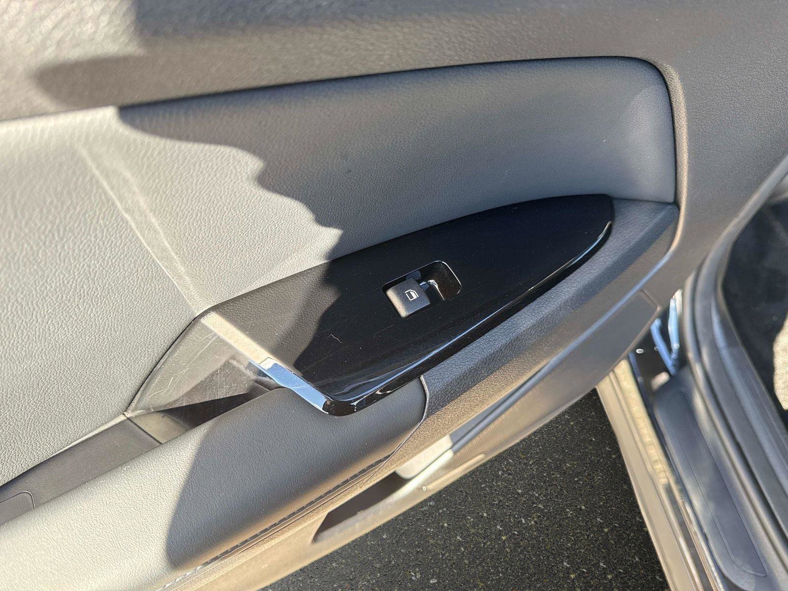 Used 2023 Kia Sportage EX w/ EX Premium Package image 12