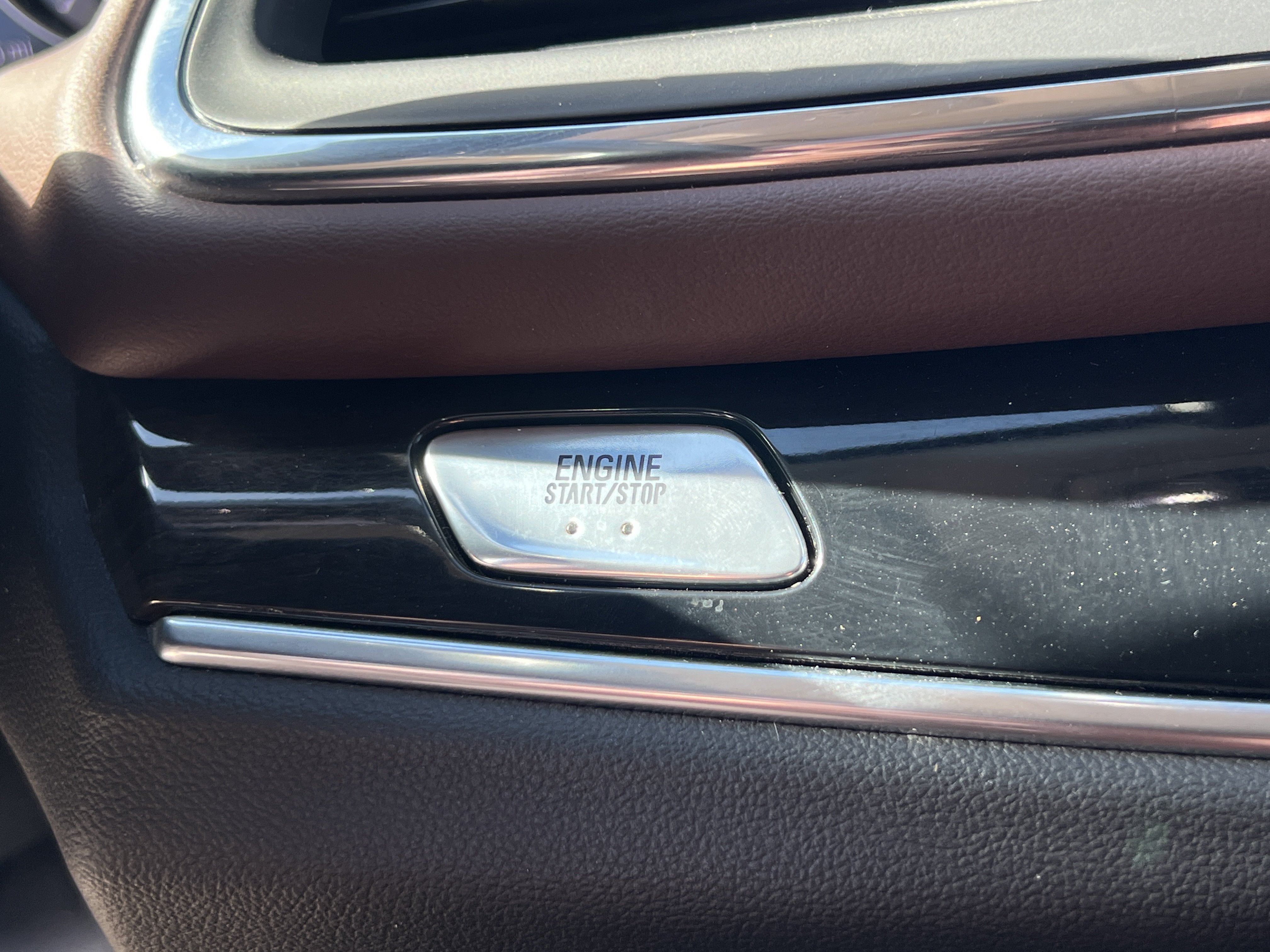 Used 2020 Buick Enclave Avenir FWD image 25