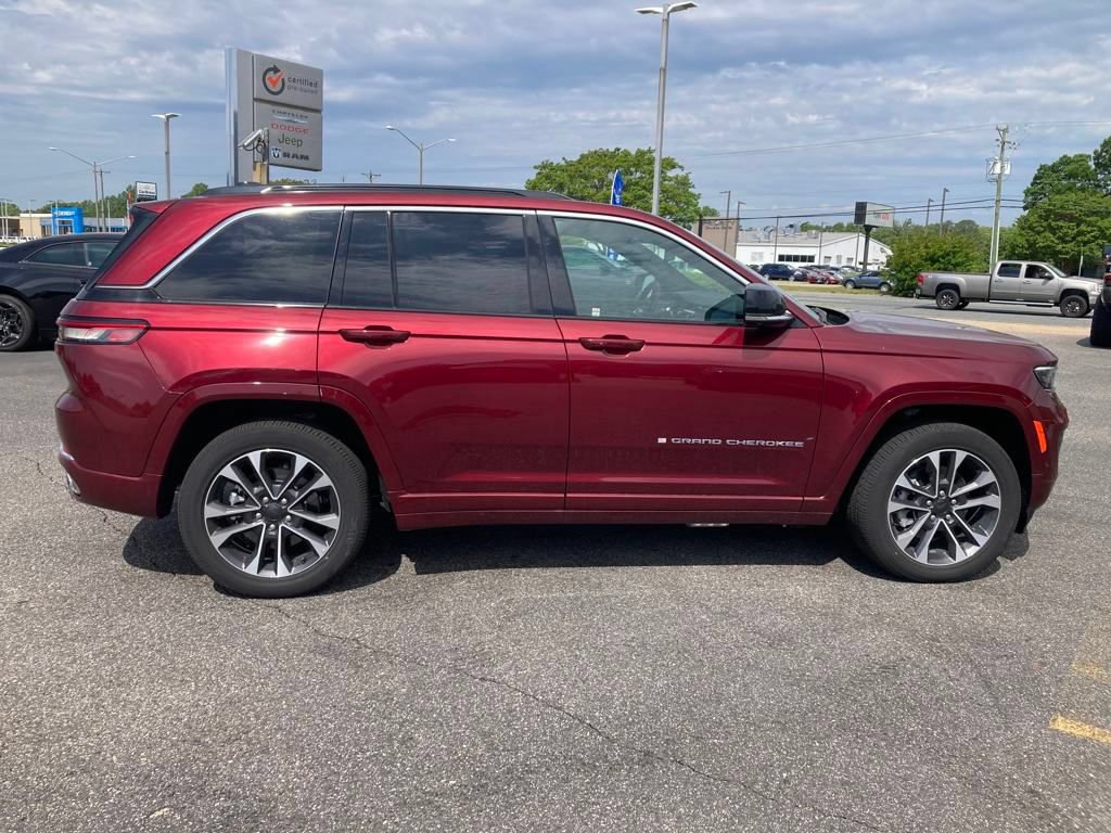 New 2024 Jeep Grand Cherokee Overland w/ Advanced Protech Group III AWD/4WD image 7