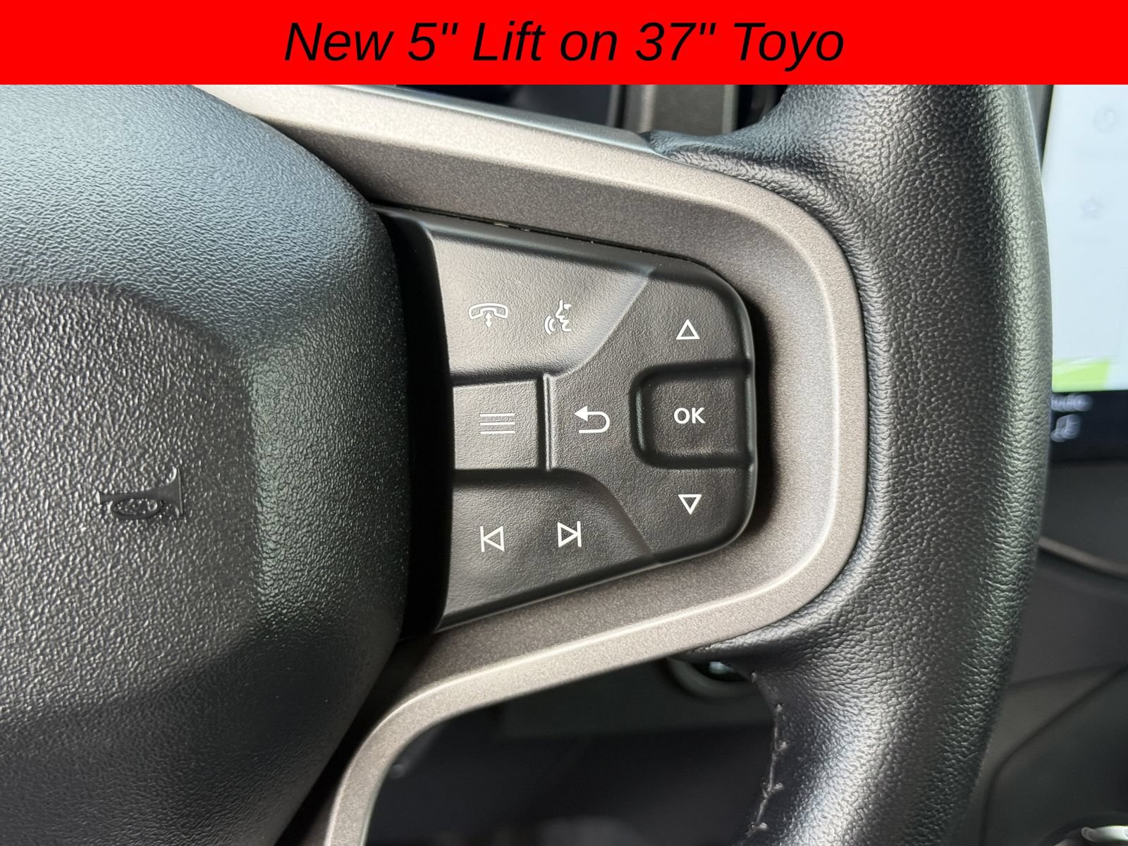 Used 2025 Ford Bronco Badlands AWD/4WD image 32