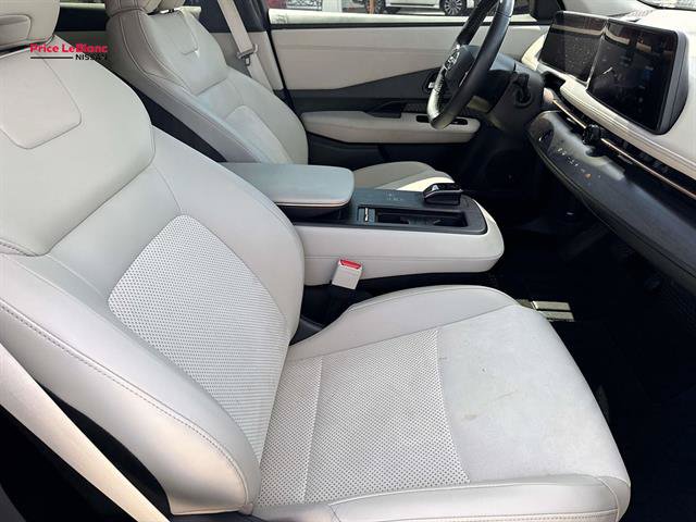 Used 2025 Nissan Ariya FWD image 11