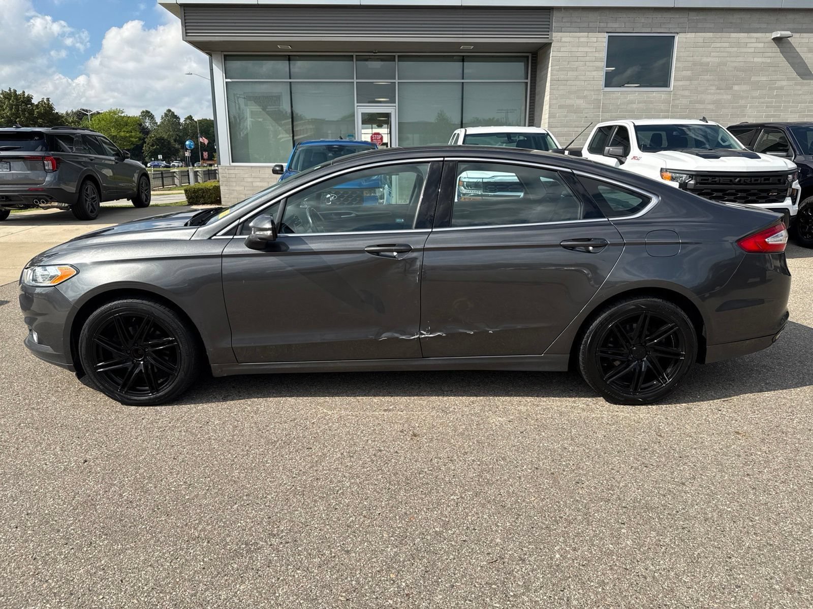 Used 2015 Ford Fusion SE w/ Equipment Group 202A FWD image 10