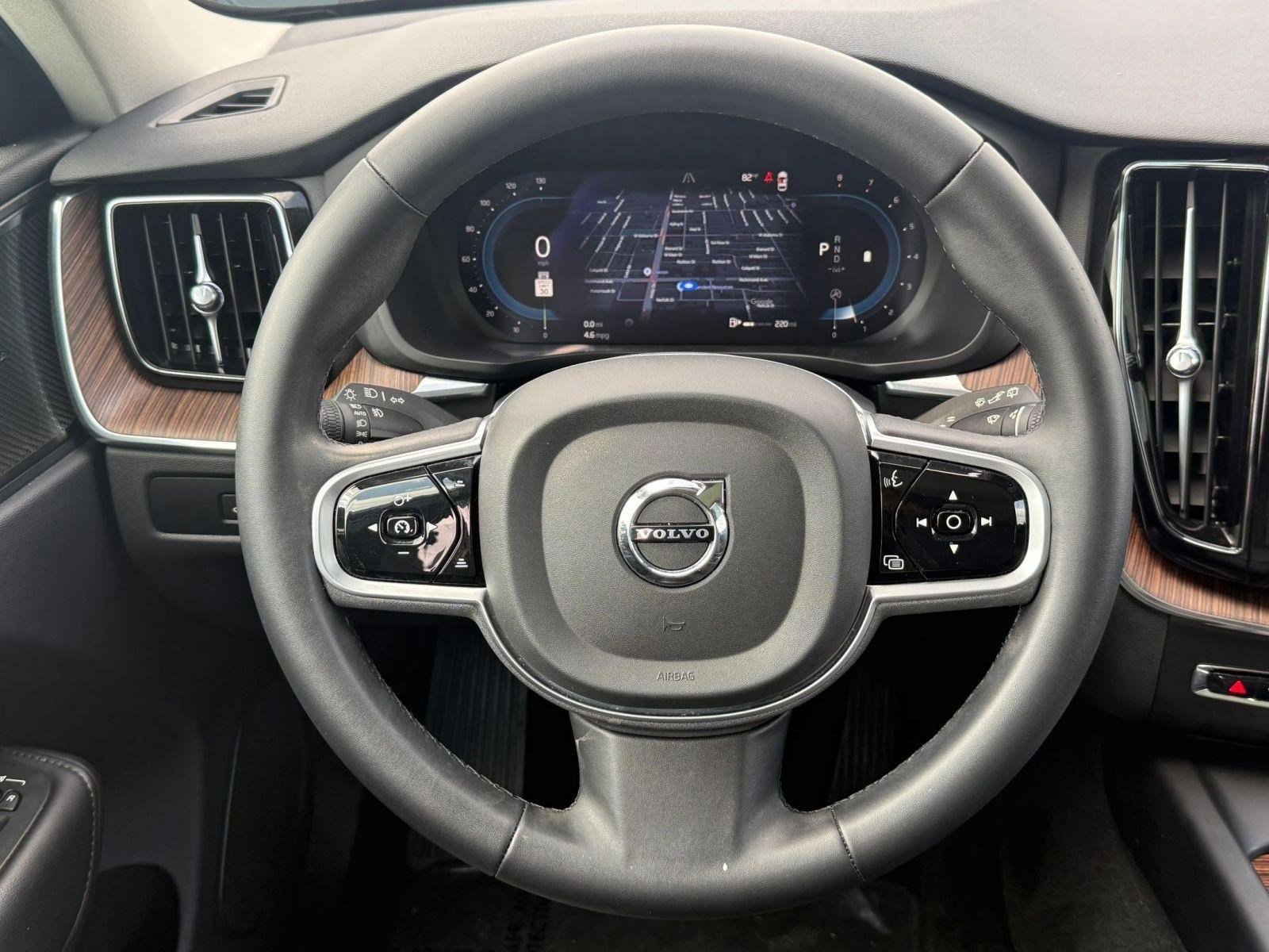 Used 2023 Volvo XC60 B5 Plus w/ Protection Package Premier image 14