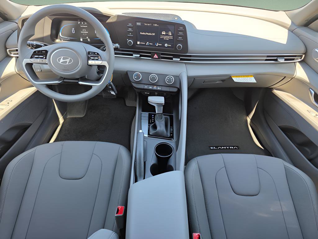 New 2026 Hyundai Elantra SE FWD image 16