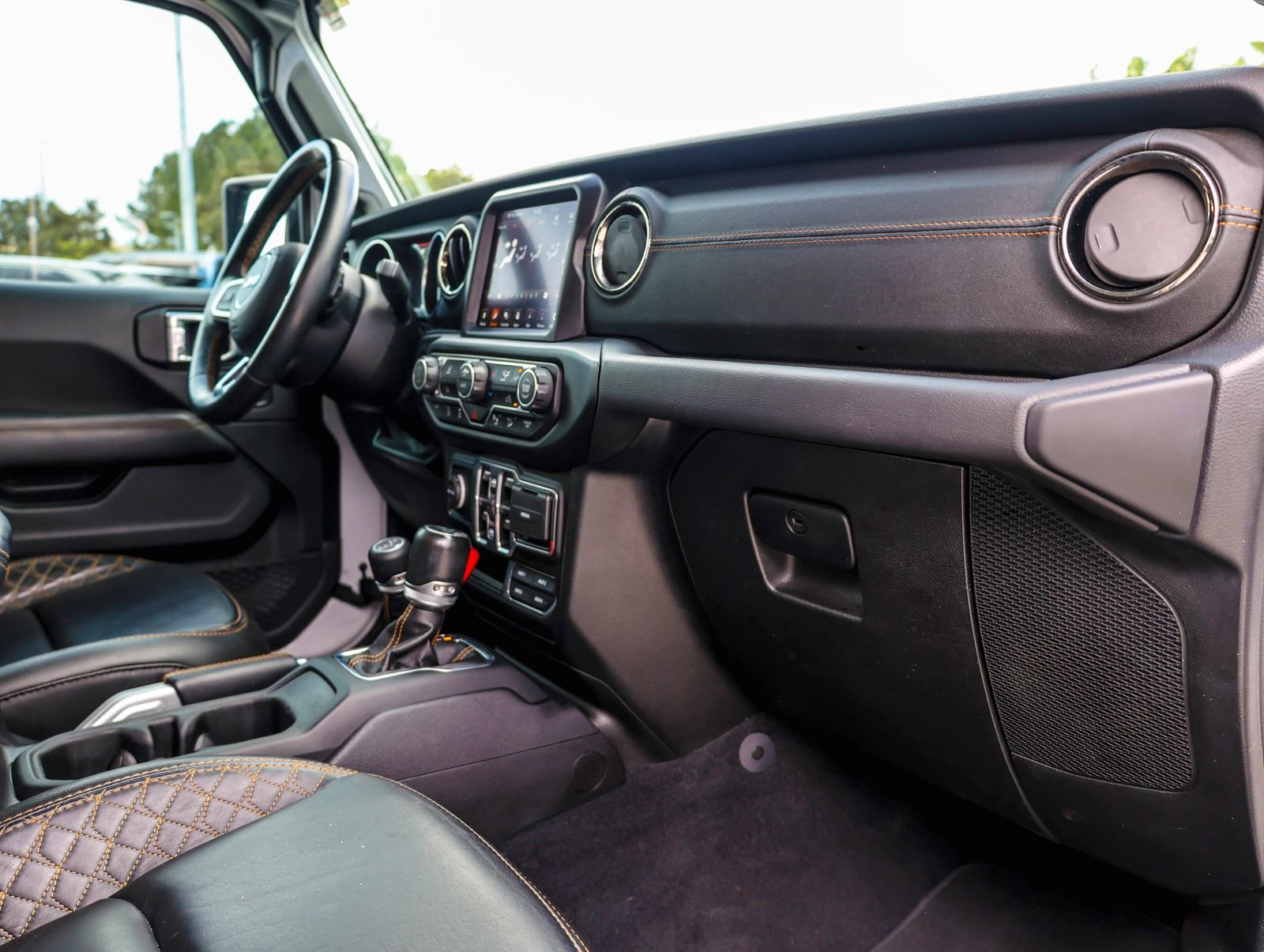 Used 2020 Jeep Wrangler Unlimited Sahara image 12