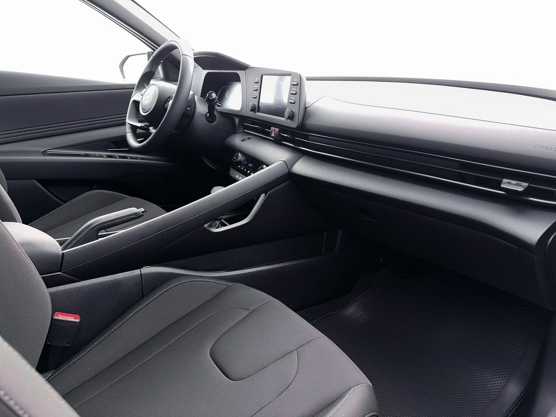 New 2026 Hyundai Elantra Sport FWD image 15